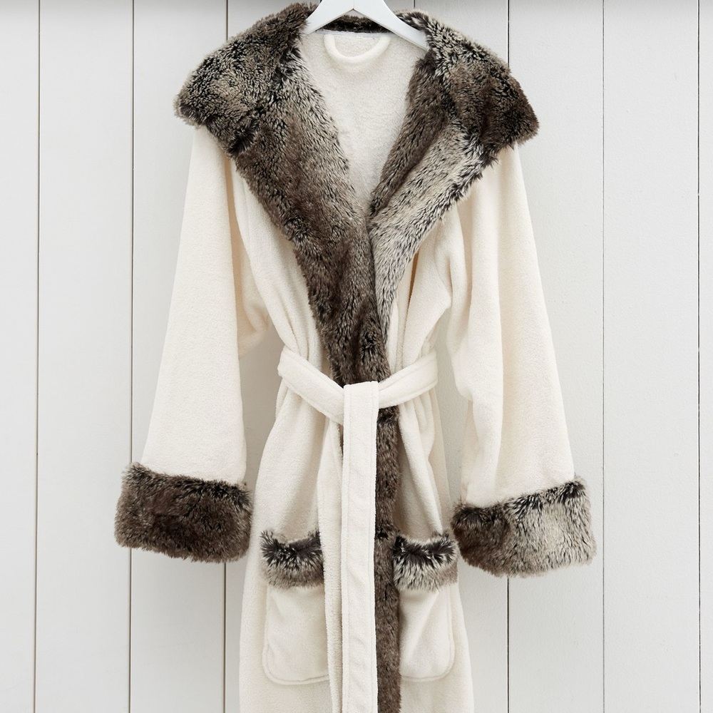 Pottery Barn, Faux Fur Ombré Robe